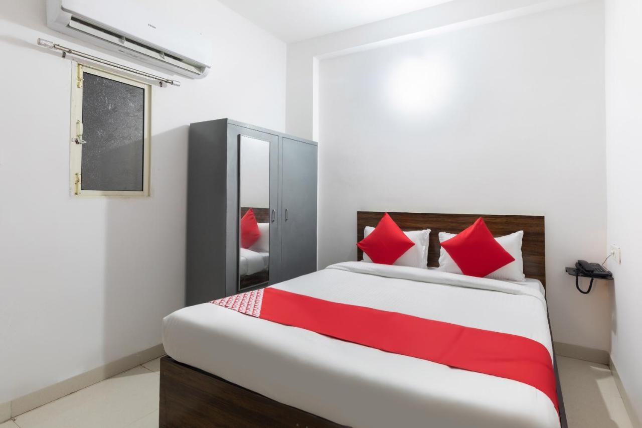 Oyo 39969 Shivansh Palace
